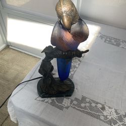Vintage 1998 Tin Chi Andrea Sadek Blue Glass Parrot Lamp