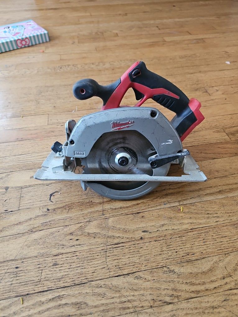 Skillsaw 6 1/2” Milwaukee M18