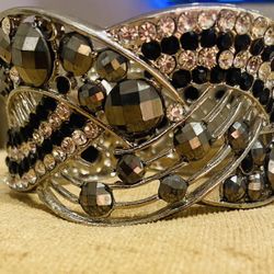 Women’s Stunning Cuff Bracelet 