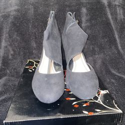 Suede Low Heels / Local Pick Up Only 