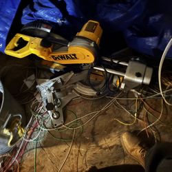 Dewalt Saw