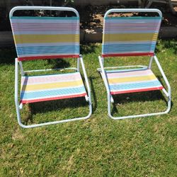 2 BEACH CHAIRS $20 FOR BOTH GILBERT AND RAY RD.  CHECK ALL MY OFFERS. 