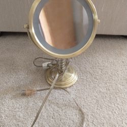 Electric 'Lighted' Magnifying Makeup Mirror 