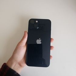 IPhone 13 Use Has A Box Good Condition $490