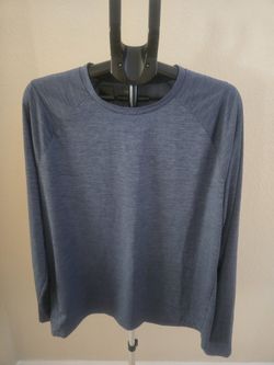 Men's Tek Gear Blue Athletic Shirt. XL
