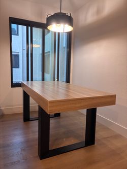 Extendable Dining Room / Kitchen Table