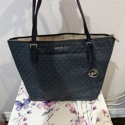 Authentic Michael Kors Purse