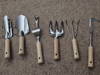 Brand new 6-Pcs Wooden handle Garden hand tool & weed remover