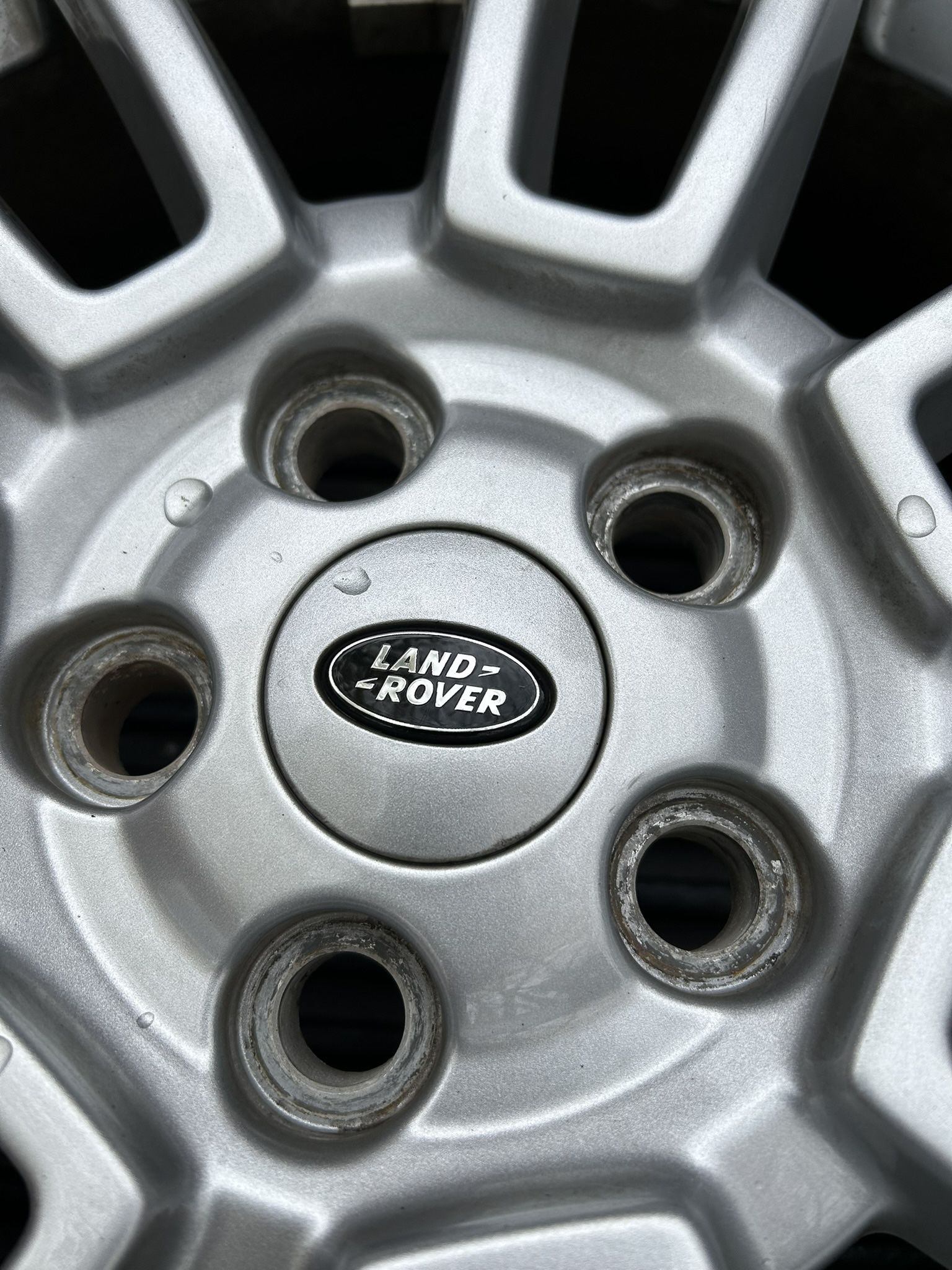 Land Rover OEM 19” Rim for Sale in Highland Hills, OH - OfferUp
