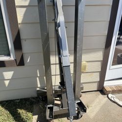 Pittsburgh Automotive 1-Ton Capacity Foldable Shop Crane. 