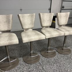 Set Of 4 New (counter Level) Bar stools !!