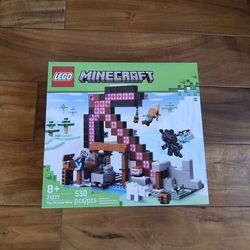 LEGO Minecraft The Pickaxe Mine 530 Pieces Set 21277 MSRP $54.99