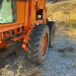 1981 JOHN DEERE ROAD GRADER