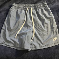 Men’s Nike Woven Sportswear Shorts Size Medium