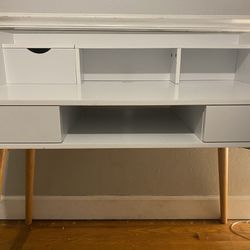 White Desk With Hutch