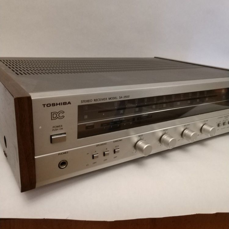 Toshiba SA-2500 Vintage Stereo Receiver
