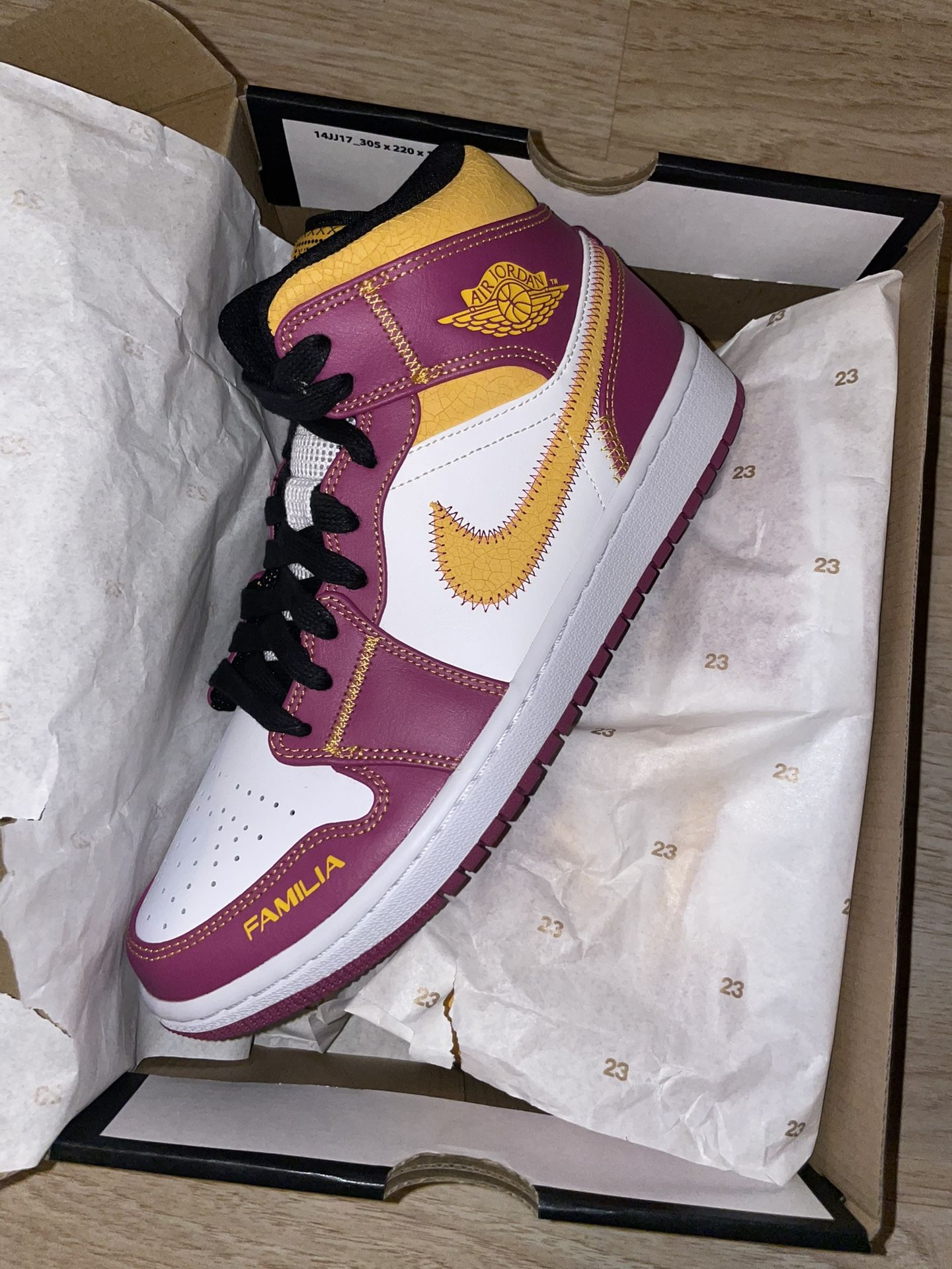 Air Jordan 1 Mid ( Day Of The Dead )