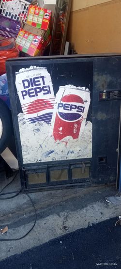 Vintage Pepsi soda vending machine