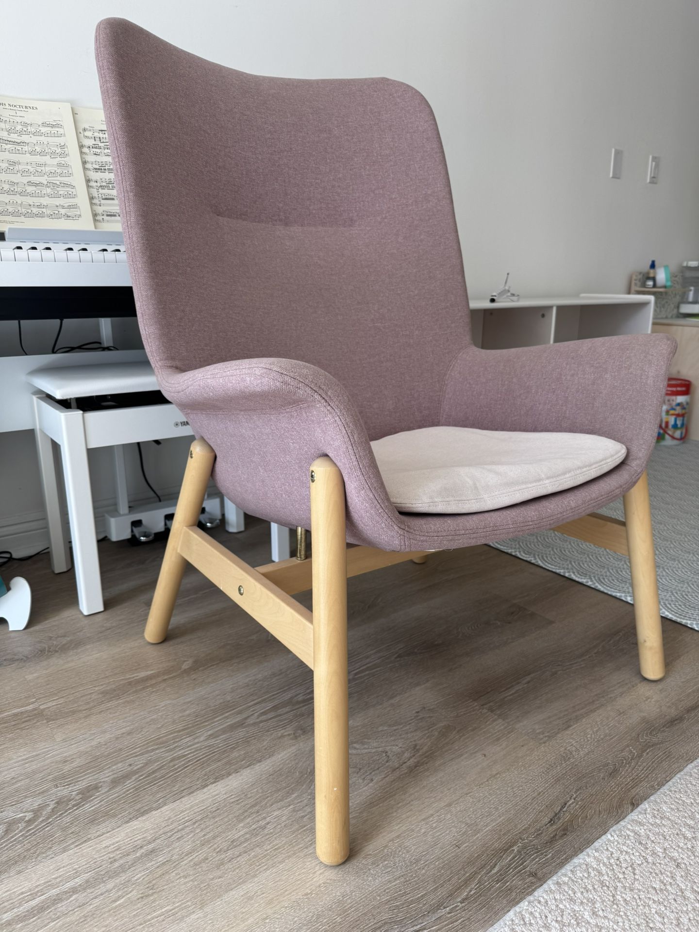 🪑 IKEA Vedbo High Back Armchair – Light Brown Pink