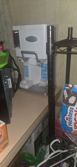 Soft serve ice cream machine