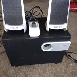 Two Speakers With Subwoofer $20