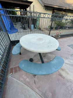 Round Table