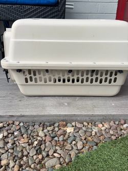 Pets. cage 14 h 24 w 16 d