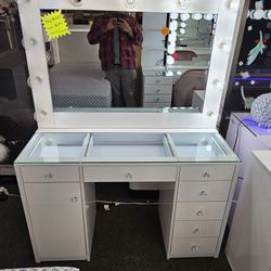 Vanity Set Christmass Sale $599 FREE LOCAL DELIVERY