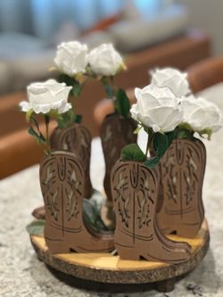 Western wood vase type center pieces