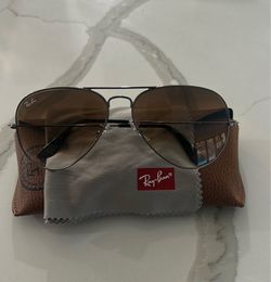 Raybans Avaitor Sunglasses