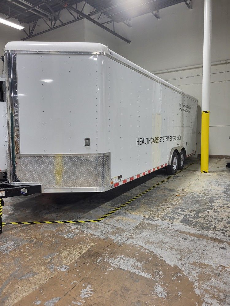 Enclosed Trailer 26 Foot