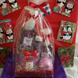 Merry Christmas Fresh Cut Lilac Gift Set 