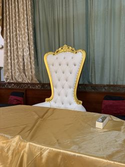 Throne Chair Gold/ White 