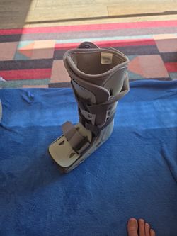 Aircast Walking Boot