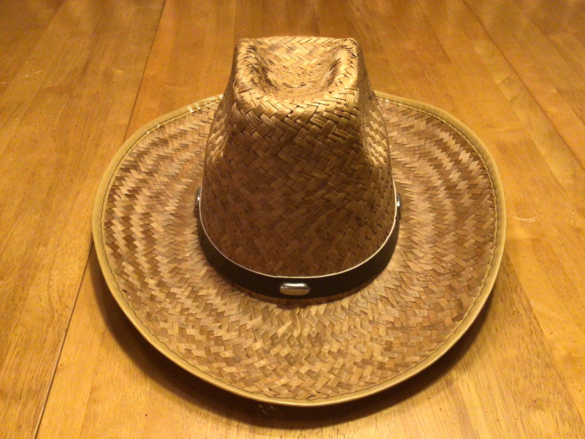 Straw hat great for gardening or keeping from getting sunburned size 7 1/2