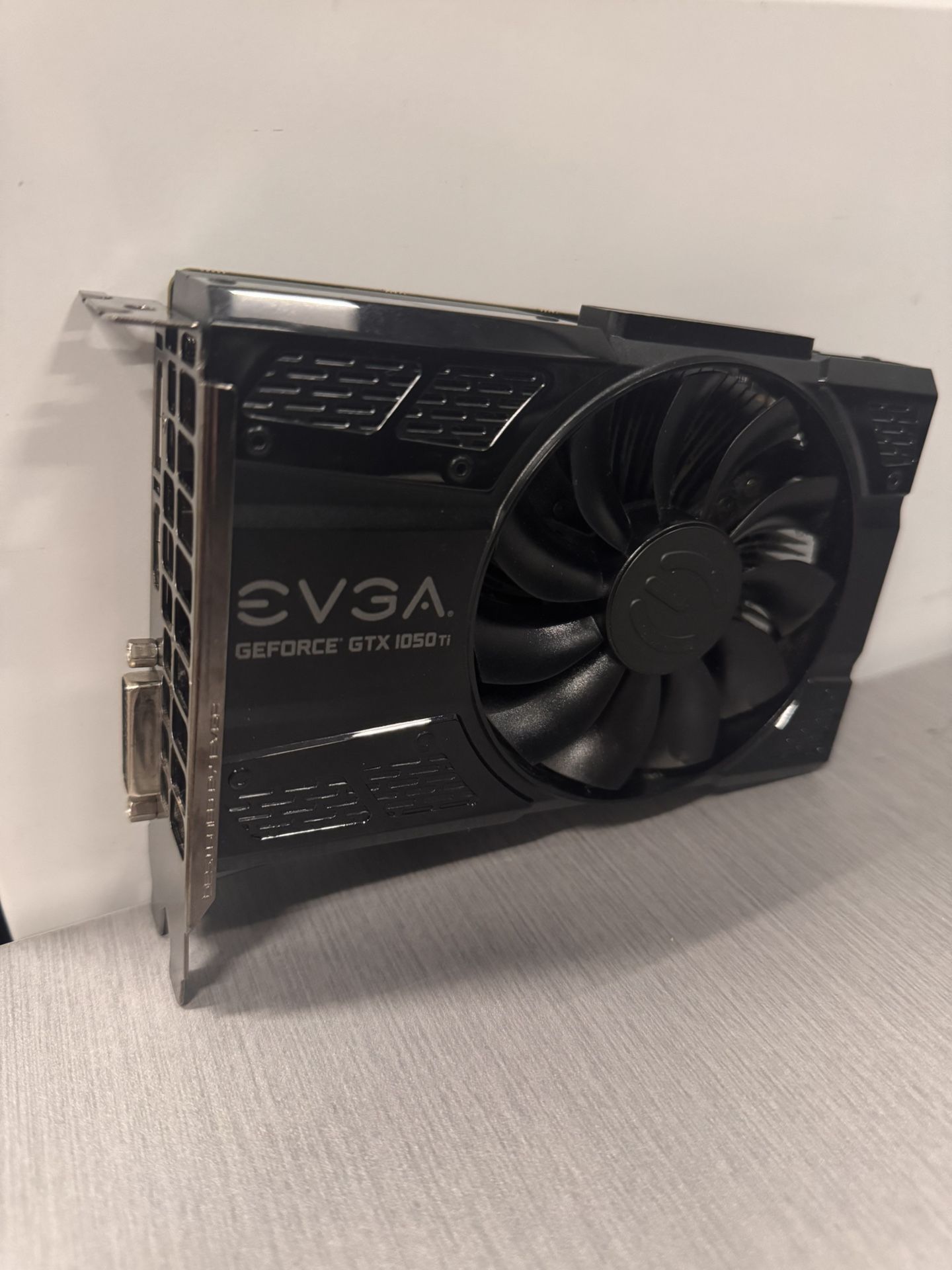 Nvidia EVGA GTX 1050 Ti 4Gb graphics card