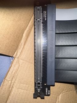 PCIe Gen 4.0 Riser Cable – 200mm – High-Speed GPU Extension – Unused