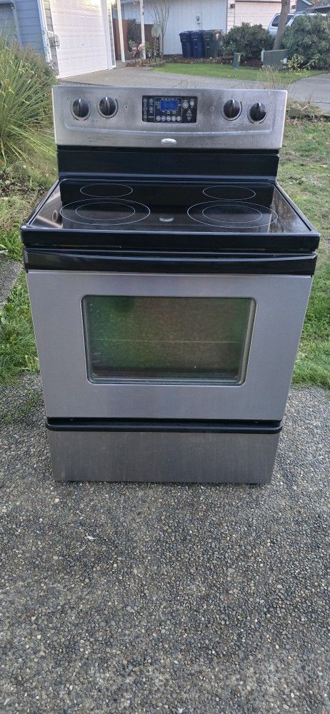 Whirlpool Stove 30w) I Can Help You With Free Delivery Within 10 Miles Distance 