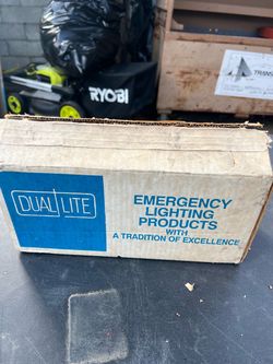 Vintage Dual-Lite EZ-2 Emergency Lighting Unit Two Head Commercial NOS New