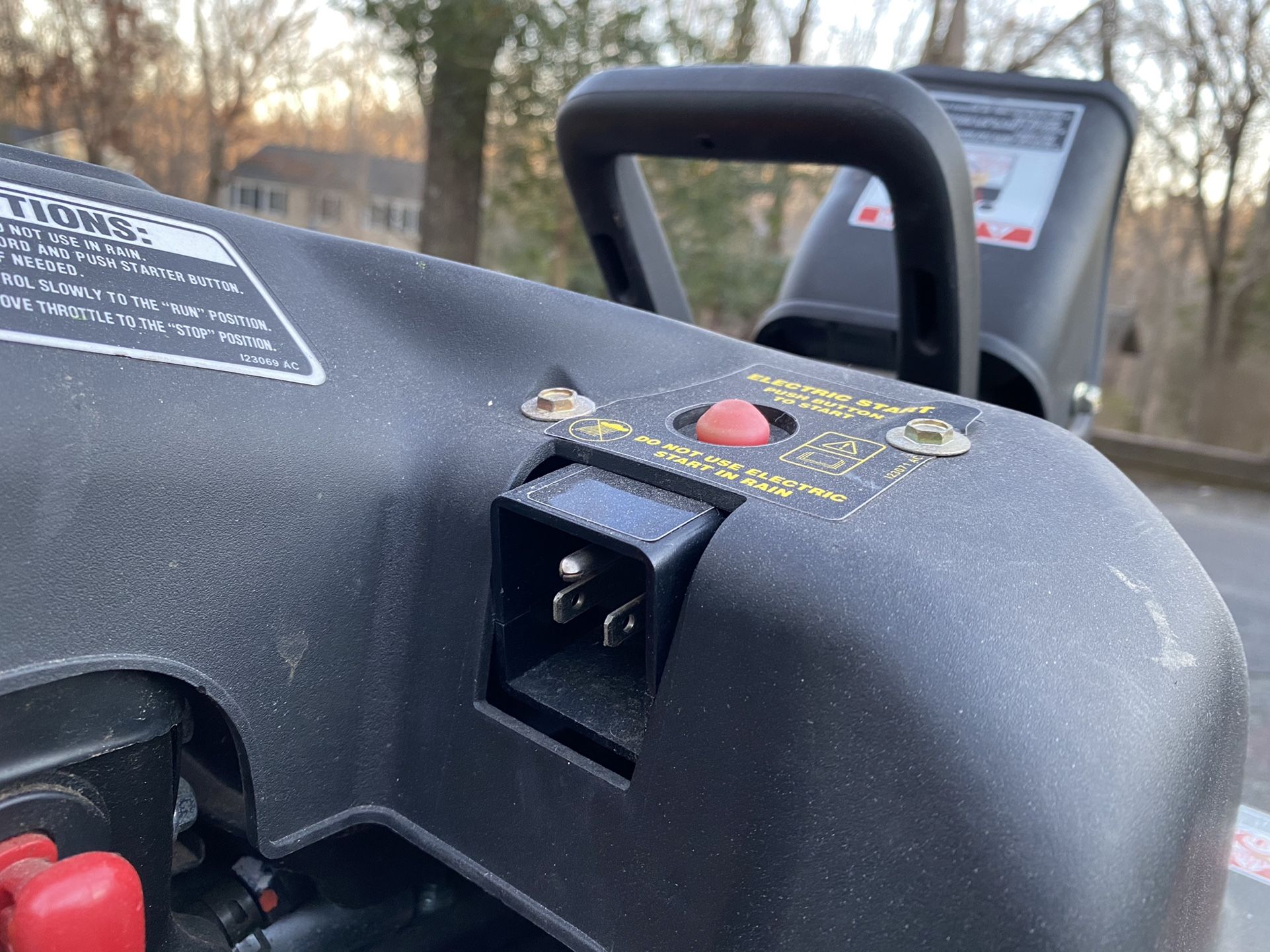 9 HP SNOWBLOWER-EXTREMELY HIGH QUALITY