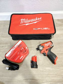 Milwaukee FUEL 12V SURGE Impact Driver KIT