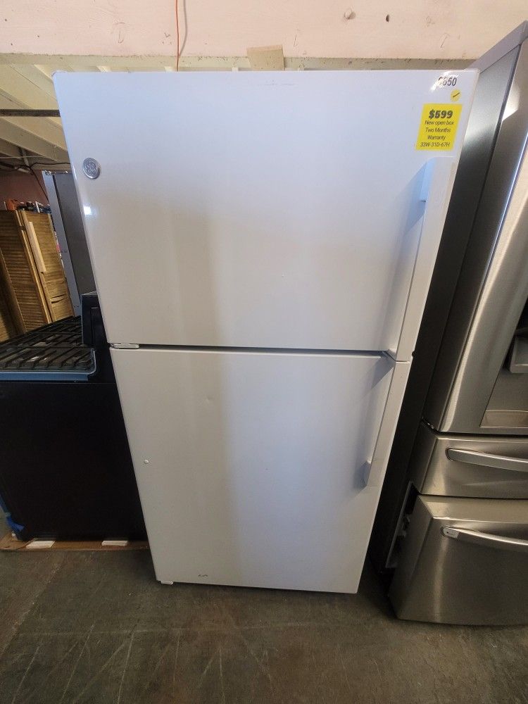 GE Refrigerator 