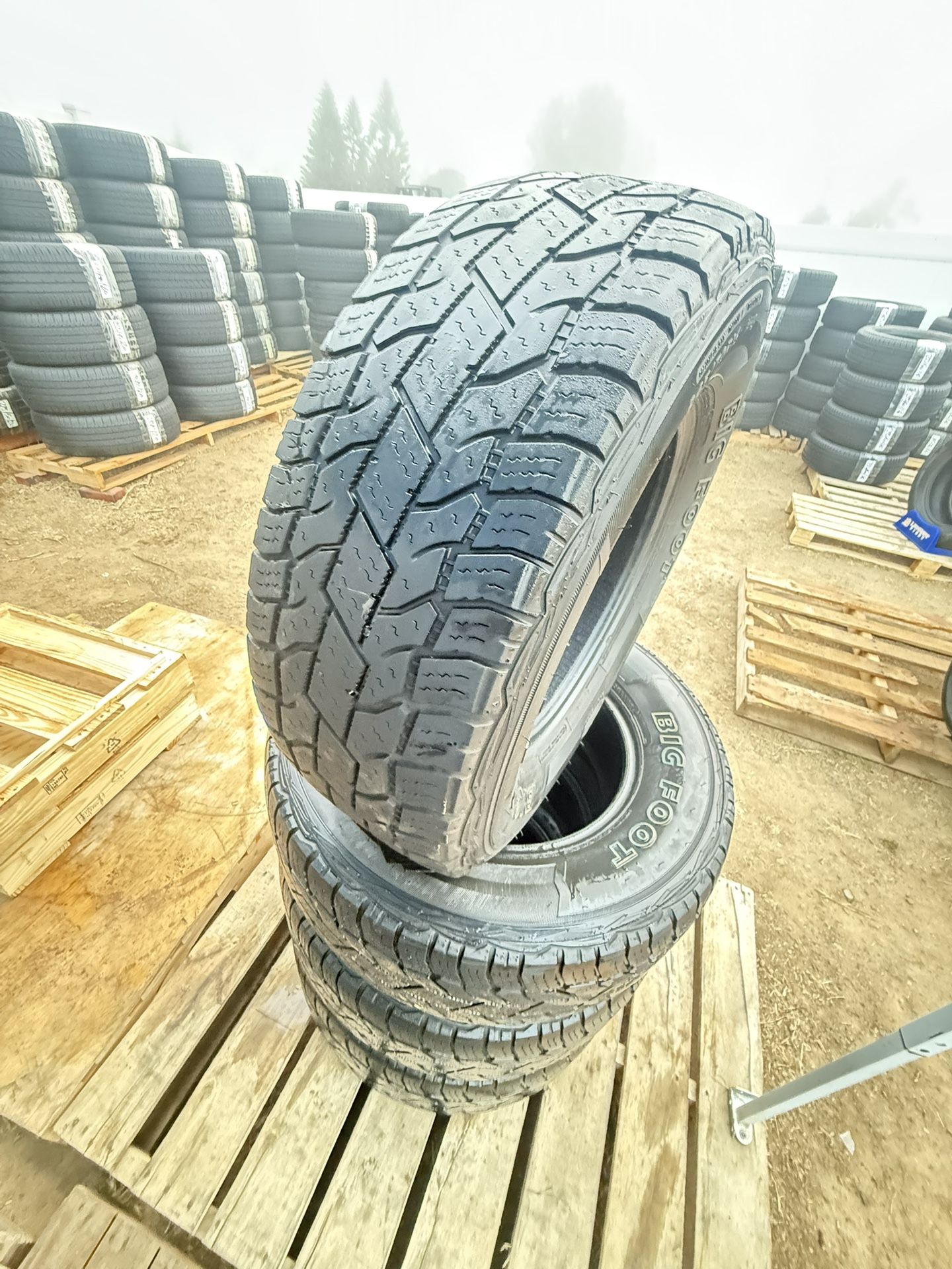 (245/70/16)  Tires X4