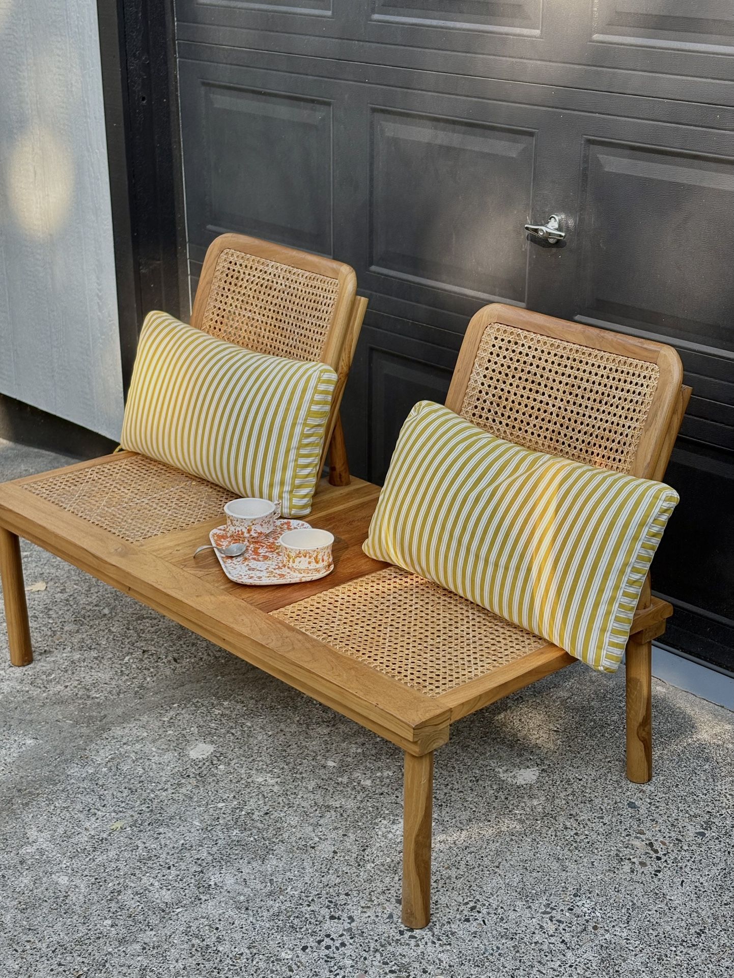 π
VINTISH INTERIORS π
Solid Teak Wood Bench with Rattan Backrests β’ Outdoor / Sunroom Seating