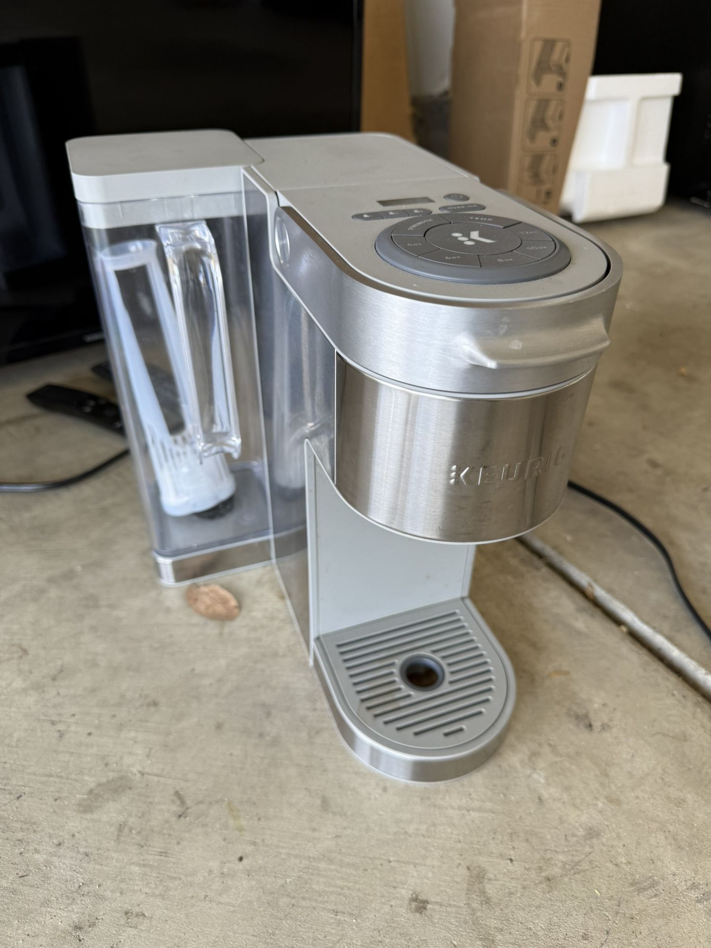 Keurig Coffee Machine (Excellent Condition)