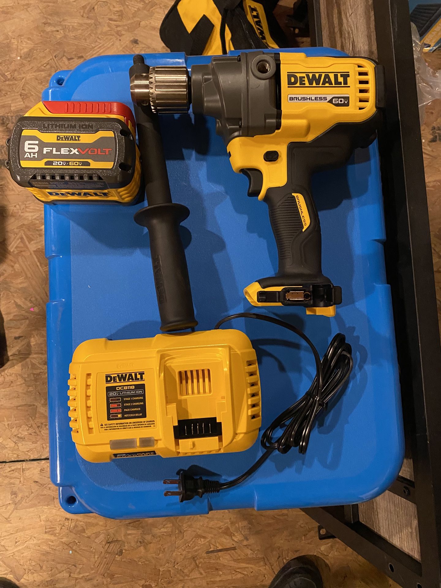 Dewalt 60Volt Flexvolt 1/2” Concrete Mud Mixer Drill Kit 