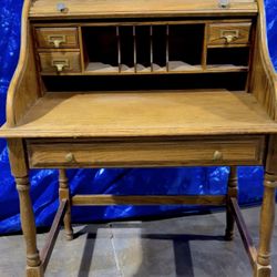 Vintage roll Top Oak Desk 