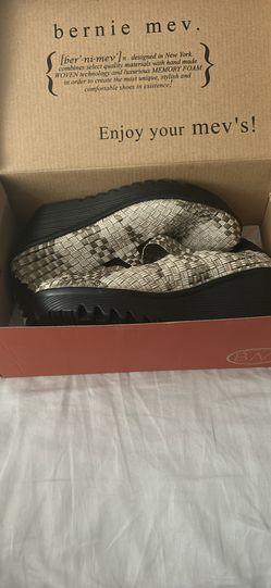 Bernie Mev women’s slip on shoe