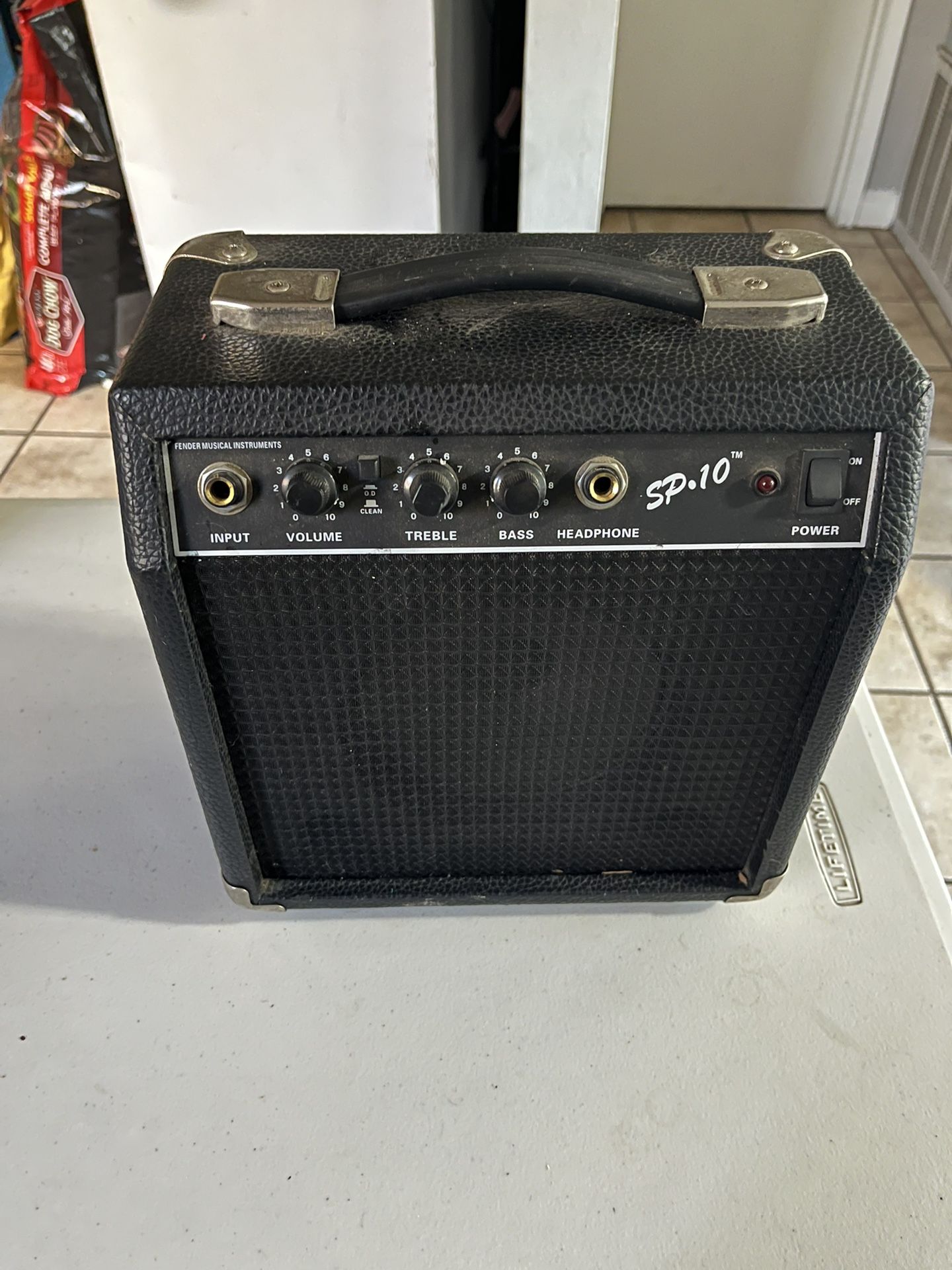 Small Guitar Amp amplifier
