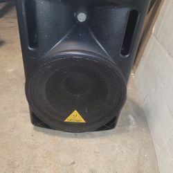 12" Behinger Speaker 550 Watts Not Working 